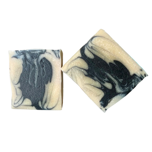 Savon naturel au cèdre, myrrhe et huiles essentielles